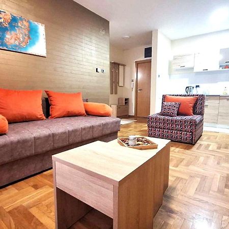 Apartment Vas Raj Novi Sad Esterno foto