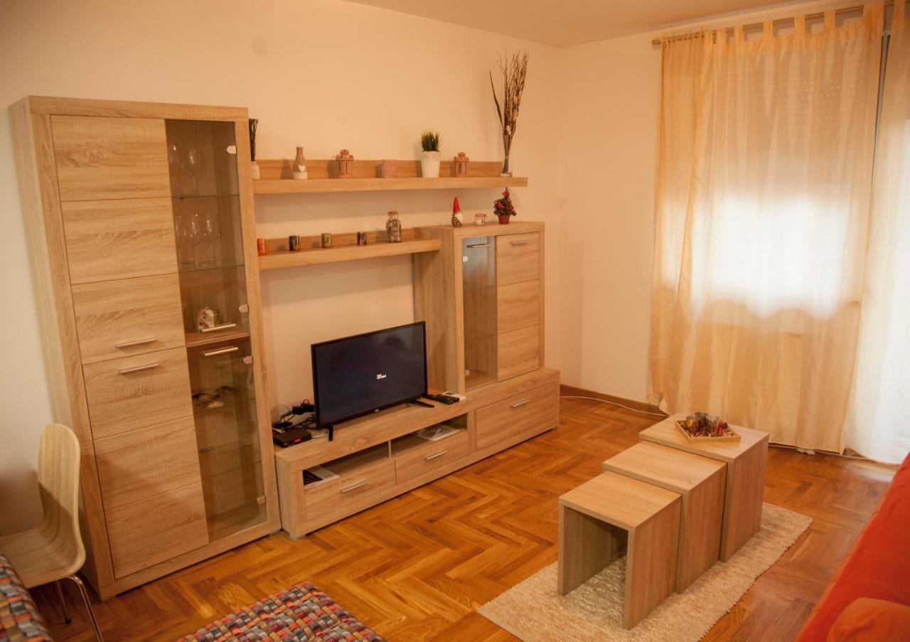 Apartment Vas Raj Novi Sad Esterno foto