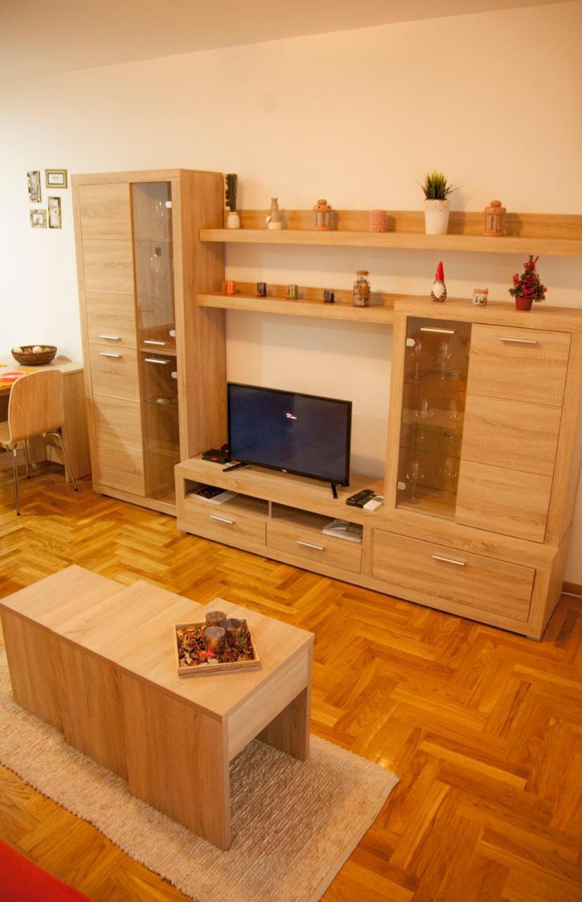 Apartment Vas Raj Novi Sad Esterno foto