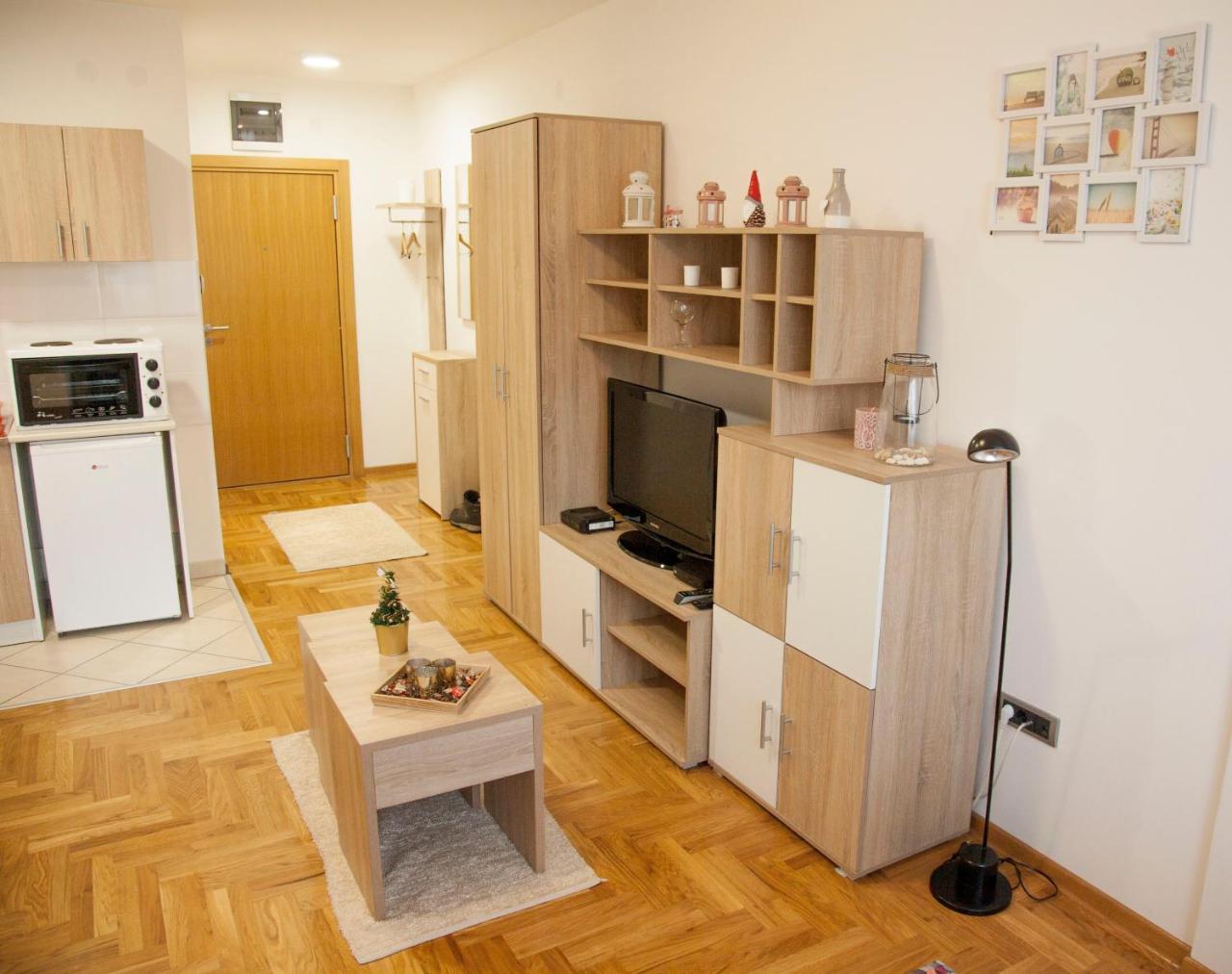 Apartment Vas Raj Novi Sad Esterno foto