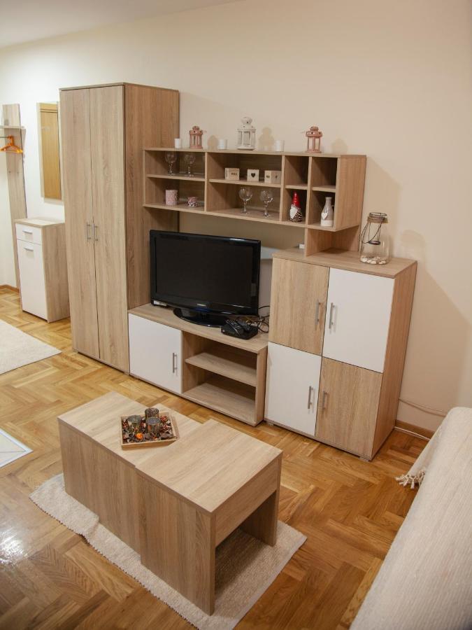 Apartment Vas Raj Novi Sad Esterno foto