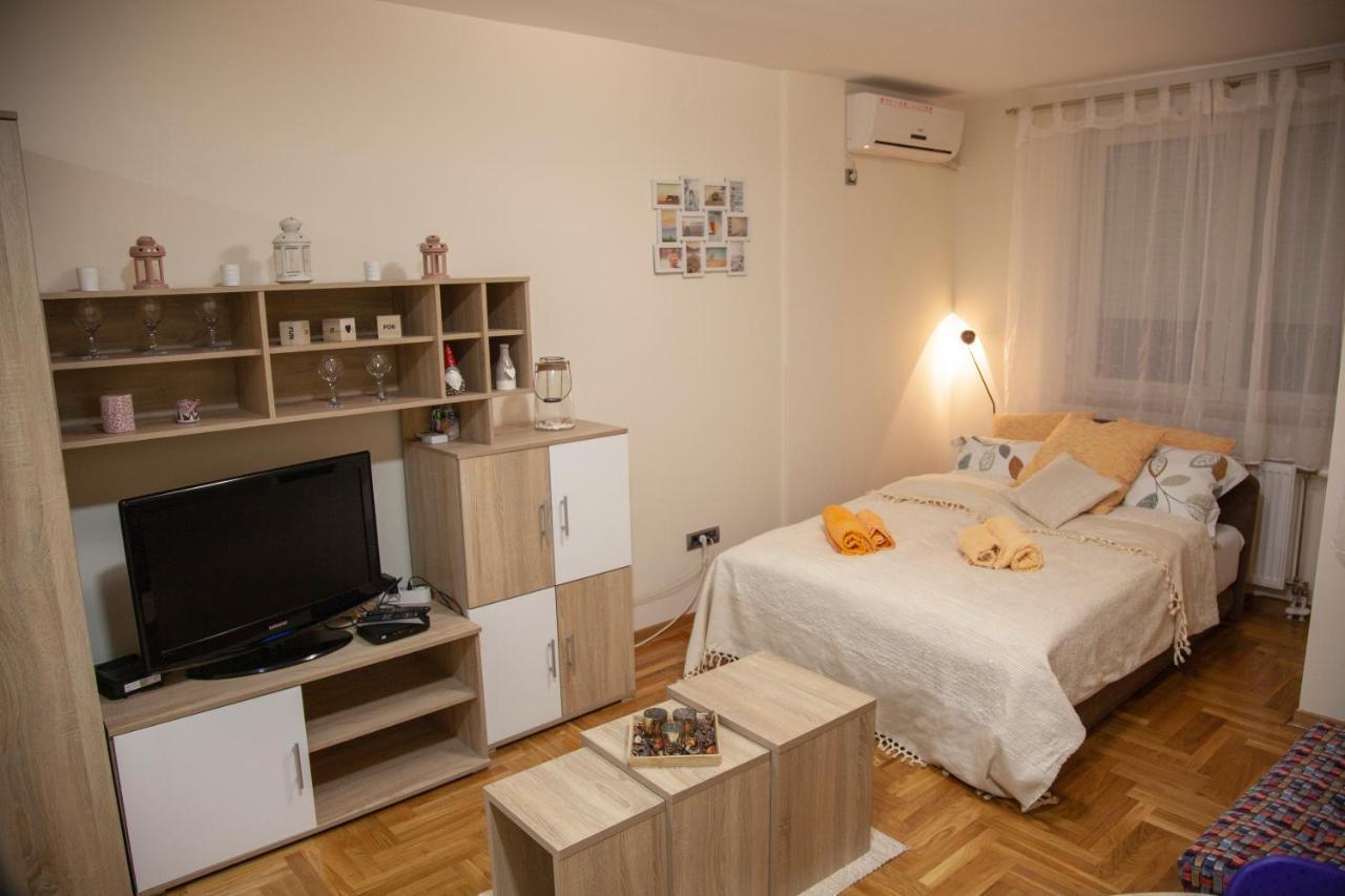 Apartment Vas Raj Novi Sad Esterno foto