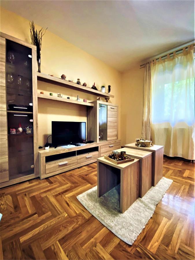 Apartment Vas Raj Novi Sad Esterno foto